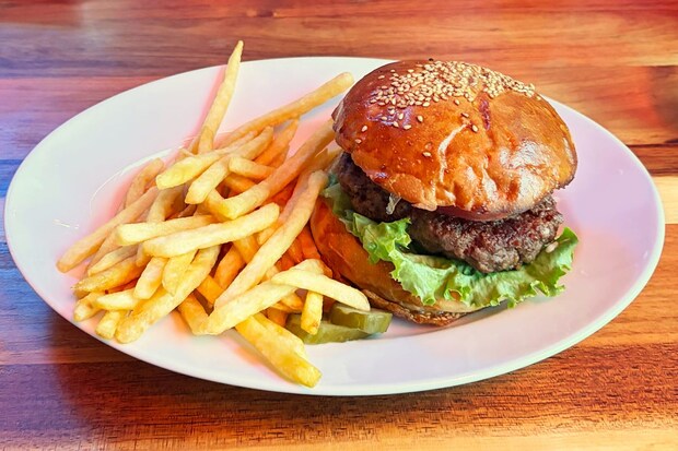 野菜がおいしい「ハンバーガーチェーン」ランキング! 2位は「マクドナルド」、1位は?