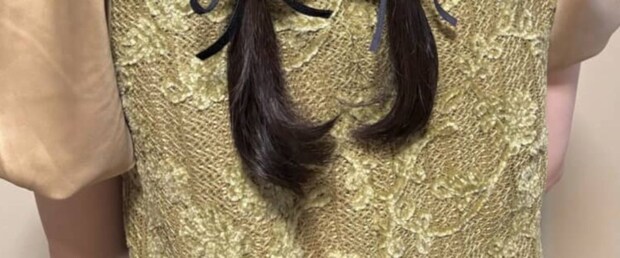 結婚式にお呼ばれ→美容師じゃない女性がヘアセットすると……　まさかの仕上がりに「えええええ」「後ろに目があるの？」
