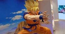 東京駅にあるドラゴンボールキャラクター像→3児の母が写真撮影をしたら……「すごすぎ!!」　奇跡の1枚に「人間ってこんなことできるんだ」