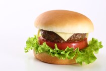 マジでうまいと思う「ハンバーガーチェーン」ランキング！　2位は「マクドナルド」、1位は？【7月20日は「ハンバーガーの日」！】
