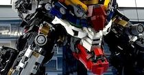 迫力満点の超大型ガンプラ→よく見ると……　レゴで作った驚きの作品に「震えるほどかっこいいです！「素晴らしい！」