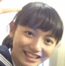 日焼けで“黒焦げ”だった女子中学生→9年後……　現在の姿に驚がく「べっぴんさん」「ナチュラル美人」