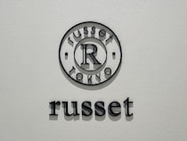 「色違いで3個購入」「ひとめぼれ」　russet（ラシット）の“肩掛けトートバッグ”が大人気　「一泊旅行にも行けちゃう」「雨の日も使える」