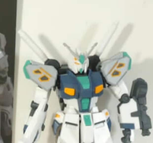 量産型なのに強そうなガンプラ→あえて弱々しくしてみたら…… 「ああ弱いw」「思想強すぎwww」斬新すぎる改造に
