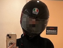 教習所行ったら「教官に爆ウケ」→まさかの格好が121万表示「その服どこに売っとんねん」「免許取る時これ着てこ」