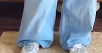 57歳女性が「顔に合ってない」と言われる服を着たら……　驚きの姿に「憧れです」「ちょっと57には見えない」