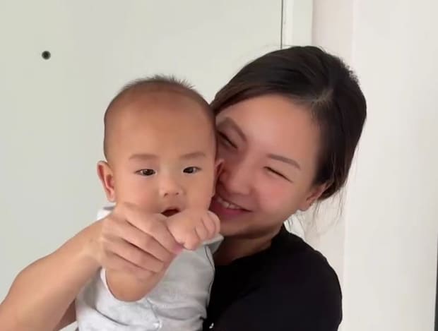 ←子どもたちを見る妻　夫を見る妻→　750万再生されたまさかの姿に「一体何をしたの」「わはは」【海外】