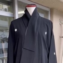 最も格式高い黒留袖をほどいて、“日常使い”用にリメイクすると……「初めてと言っていいほどトキメキ」「お出かけにピッタリ」