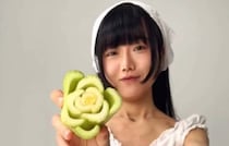 “セロリの根元”を包丁でカット→布に押し付けたら……　“驚きの完成品”が627万再生「おぉ〜、そういうことか！」「これは楽しい」【海外】
