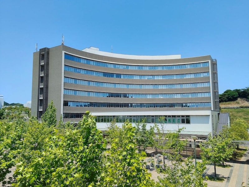 「地元の大学よりもここだと思った」 “評価が高い九州・沖縄エリアの国公立大学”って? ランキング上位に「九州のオックスフォード大学」「天才じゃなく、努力で目指せます」の声!