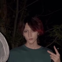 夜、ユニクロのTシャツで出かけたら“胸元に違和感”→まさかの正体に「それは聞いてない」「私なら叫び散らかす」