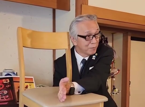 一瞬で「品がある」と思われる“椅子の座り方”→元ホテル支配人が教えるコツに「知らなかった」「勉強になります」