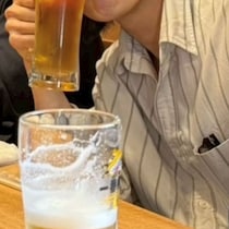 居酒屋で写真を撮ってもらったら……「これめっちゃ菊池風磨やん」奇跡の1枚に「声出た」「悔しいけど似てるわ」