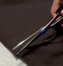 ユニクロのスウェットパンツを大胆に切ると……　まさかの仕上がりに「涼しげに履けそう」「印象全然違う」