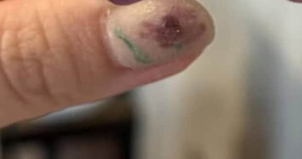 プロが自爪ネイルを作ったら……「ぇぇえぇえ！」　完成したまさかのネイルに「あなたは天才」「本物と見分けがつかなかった」