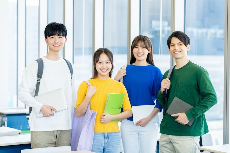 「外国人の恋人ができました」　“いい友人・恋愛ができる”西日本の私立大学ランキング上位に　「授業で必ず友達ができる」「みんな幸せそう」の声
