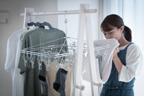 「生乾きのニオイがなくなりました」「これ一択です」　部屋干し派にも大好評の“洗濯用洗剤”に「室内干しではNo.1」「もうずっとこれ」の声