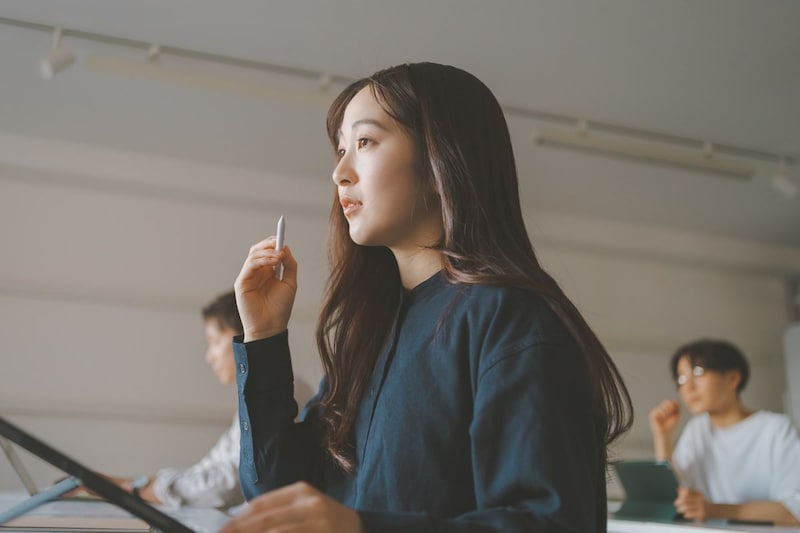 【女性に聞いた】東大・京大以外で文系が特に強そうな「国立大学」ランキング! 2位は「 一橋大学」、1位は?