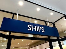 「ショルダーの幅が広めで肩が痛くなりにくい」　SHIPSの“2WAYトートバッグ”が大好評　「コンパクトながら大容量」「カジュアルにも使える」