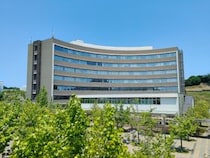 「地元の大学よりもここだと思った」　“評価が高い九州・沖縄エリアの国公立大学”って？　ランキング上位に「九州のオックスフォード大学」「天才じゃなく、努力で目指せます」の声！