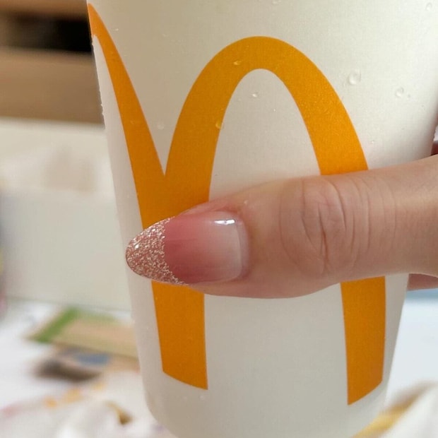 マックでオレンジジュースを購入→開けたら…… 目を疑う光景に「蓋開けるの怖い」「よく持って帰りましたね」