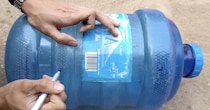 大きめのペットボトルに穴を開け、スイカの苗を植えたら……「めちゃくちゃ感動」　49日後の光景が310万再生「挑戦してみたい」「とてもいいアイデア」【海外】