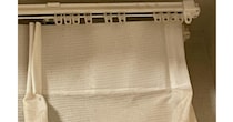 娘と会話中→家の壁をふと見たら……「どっからきたの??」　目を疑う衝撃の光景に「大きい！」「光に集まってきたのかな？」