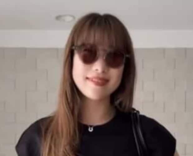 GUの“990円”Tシャツ→ユニクロの定番デニムと合わせたら…… 36歳女性の美シルエットコーデに「可愛い」「参考にさせてください」