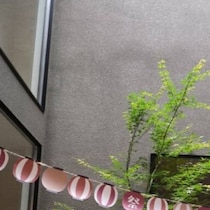 わが子の友達が家に→ママが中庭に準備したのは……夏らしい“圧巻の光景”に「憧れええええええ！」「理想すぎる」