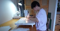 大量の“白いハギレ”を縫い合わせたら……　夏の日差しが映えるカーテンに「おしゃれ」「お見事」「歓声を上げた」