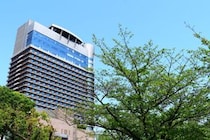 「絶妙なカラーがおしゃれ」　帝国ホテル 大阪の“保冷バッグ”に「いや……センス良すぎ！」「手のひらサイズに折りたためるのも◎」の声