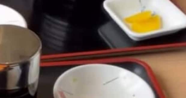 北海道で9000円の“丼”を注文→出てきたのは…… 圧巻の光景に「きれいな色」「最高です」