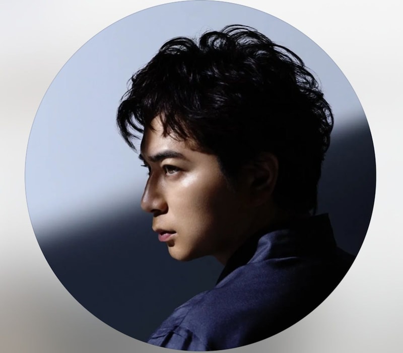 松本潤、最新ビジュアルとご報告に「え？全盛期並みでは？」「もうすぐ43歳とは信じられない」「少し痩せた？」と反響