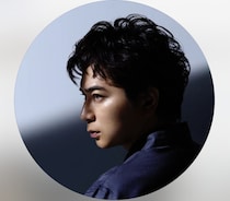 松本潤、最新ビジュアルとご報告に「え？全盛期並みでは？」「もうすぐ43歳とは信じられない」「少し痩せた？」と反響