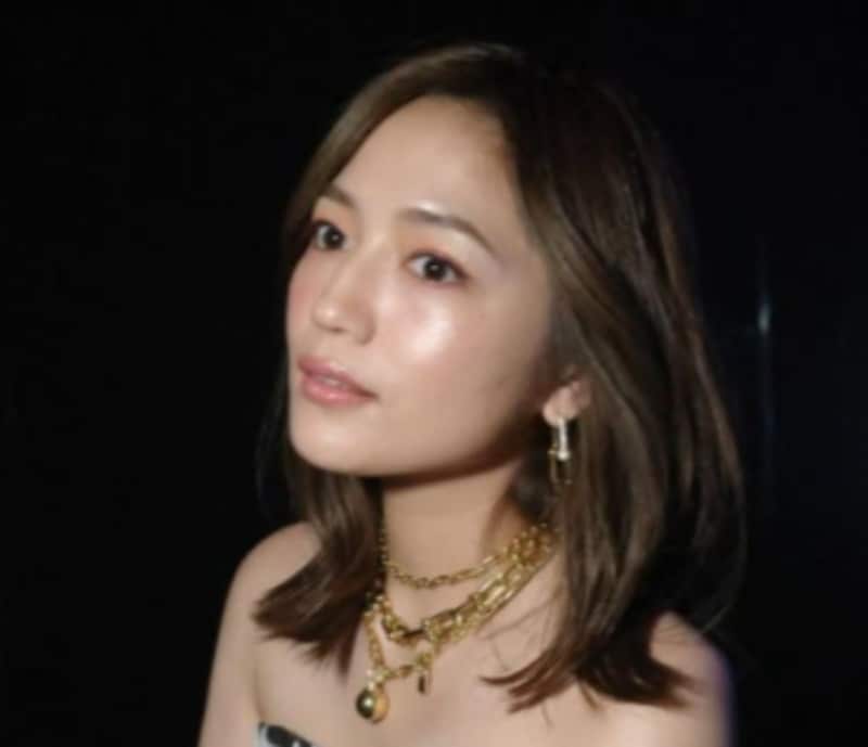 「もう泣きそう」川口春奈、純白ウエディングドレス姿にネット騒然「ほんとに綺麗」「この笑顔が切なすぎる」