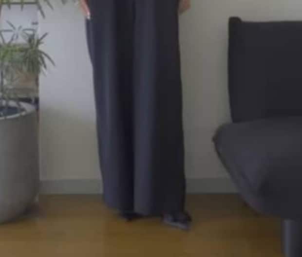 40代女性がしまむらの990円Tシャツを着ると……　大人かわいい高見えコーデに「購入しました！」「とてもお似合いです」