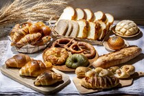 【主婦が選ぶ】毎日でも食べたいと思う「ベーカリーチェーン店」ランキング！　2位は「木村屋總本店」と「ドンク」、1位は？