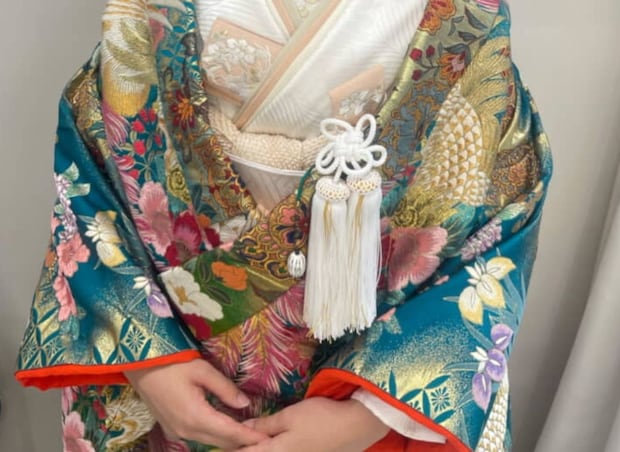 花嫁「自慢していいですか」　着物にぴったりな“祖母の手作りアイテム”に「ひえー！」「センスが素晴らしい」「モデルさんかと」