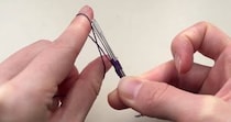 【画像】針に糸を巻き付けるだけで……