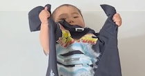 GUの990円Tシャツに穴を開けてボタンをつけると……　完成した斬新すぎる一品に称賛「これすごい」