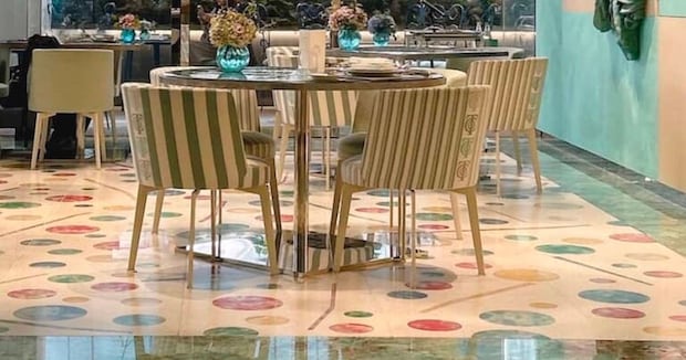 ティファニーカフェに行ってみたら……　どこを切り取っても美しい圧巻の光景に「何もかもが美しい」「うっとりする」