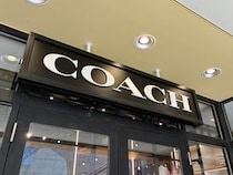 「めっちゃ使いやすい」　COACH（コーチ）の“ミニ財布”が大人気　「プレゼントにも喜ばれる」「出し入れしやすい」