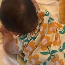 客「子ども用の椅子にまだ座れないんです」→店員「別のものをご用意しますね」と言われ……　驚きの光景に「神」「想像のはるか上」