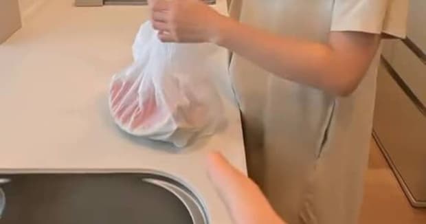 夫が捨てようとした“スイカの皮”→妻が砂糖を加えると…… まさかの結果に「この発想はなかった」