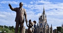 「毎回墓参りしてます」東京ディズニーランド内でガチファンの“まさかの行動”に爆笑の声　「事故物件じゃんw」「次行った時手を合わせよっと」