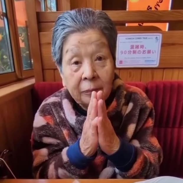 84歳おばあちゃんがコメダ珈琲店で頼んだのは…… 「これ全部一人で!?」目を疑う光景に「胃袋は男子高校生並みでは!?」と430万再生