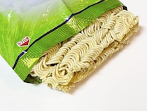 麺がうまい「袋麺シリーズ」ランキング！　2位は「サッポロ一番（サンヨー食品）」、1位は？