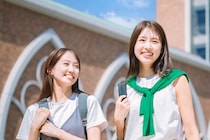 【50～60代の女性に聞いた】子どもを進学させたい「東京都の女子大学」ランキング！　2位は「聖心女子大学」、1位は？