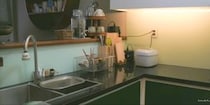 3年住んだ賃貸マンションのキッチンを、女性1人でジブリ風にDIYしたら……　「こんな光景今まで見たことない」「私もやってみたい」【海外】