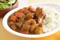 「リピートしているカレールー」ランキング！　女性に聞いた2位は「バーモントカレー」、1位は？